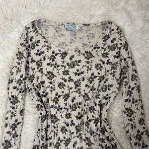 Currants Vintage Tee